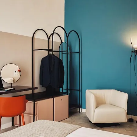 Hotel Volante Urban Design
